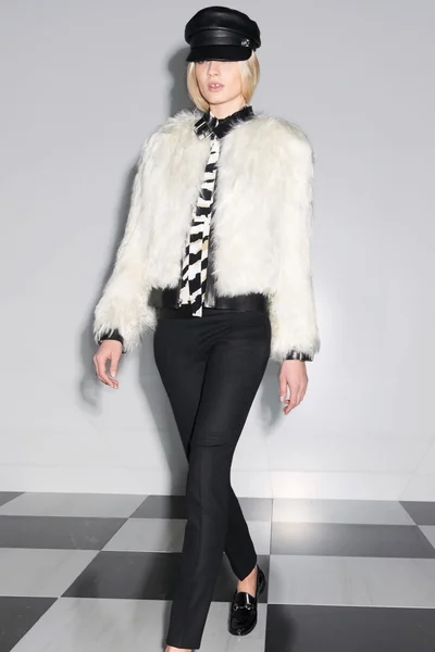 Look 30